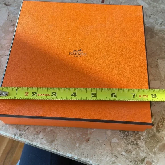Hermes belt box with ribbon! - Picture 6 of 7